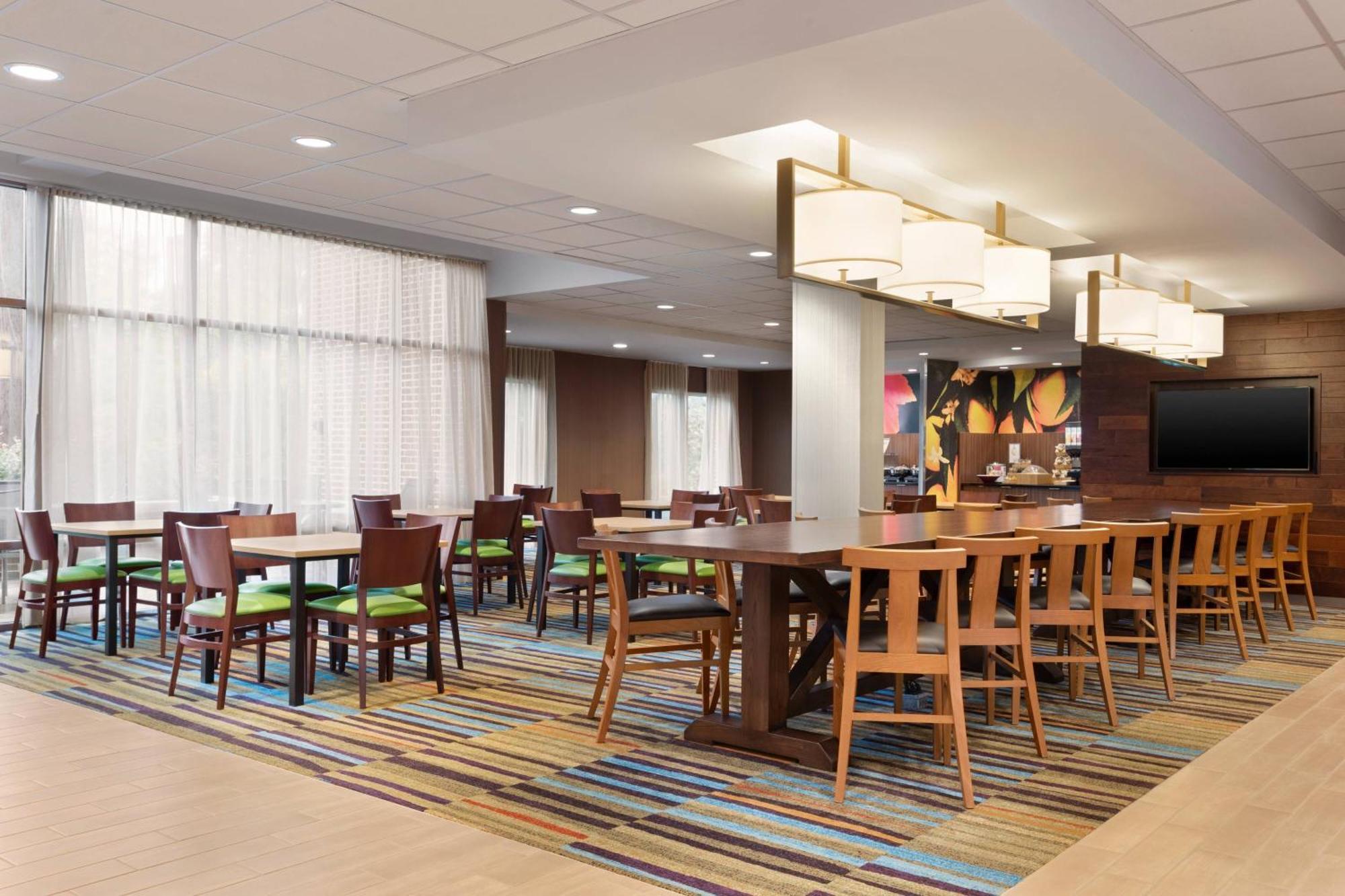 Fairfield Inn & Suites By Marriott Charlottesville Downtown/University Area Exterior foto